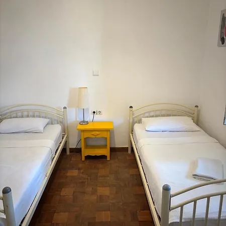 Hostel La Casa - Solo Peregrinos San Martin del Camino