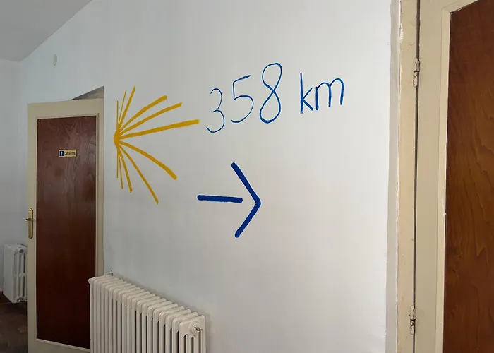 La Casa - Solo Peregrinos Hostel San Martín del Camino