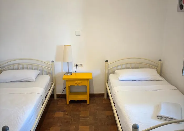 Hostel La Casa - Solo Peregrinos San Martín del Camino